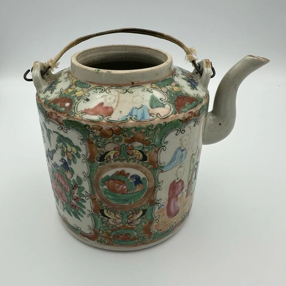 Antique Chinese‎ Porcelain Famille Rose Medallion Tea Pot